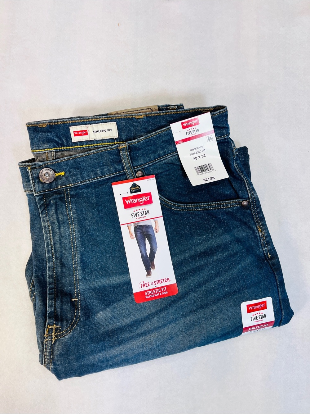 Wrangler Five Star Men’s Athletic Fit Dark Blue Jeans 38x32